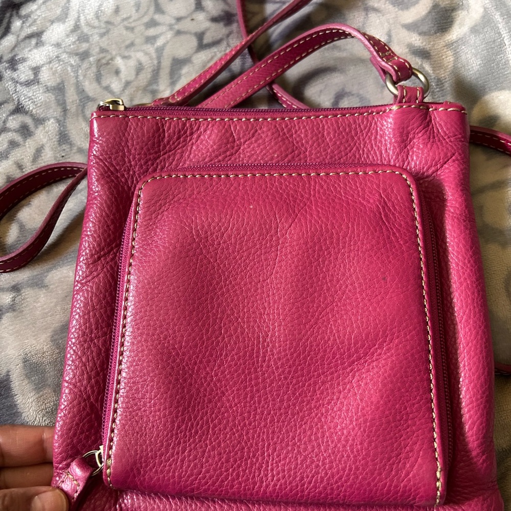 Fossil Fuchsia Leather Crossbody Bag - Picture 3 of 9